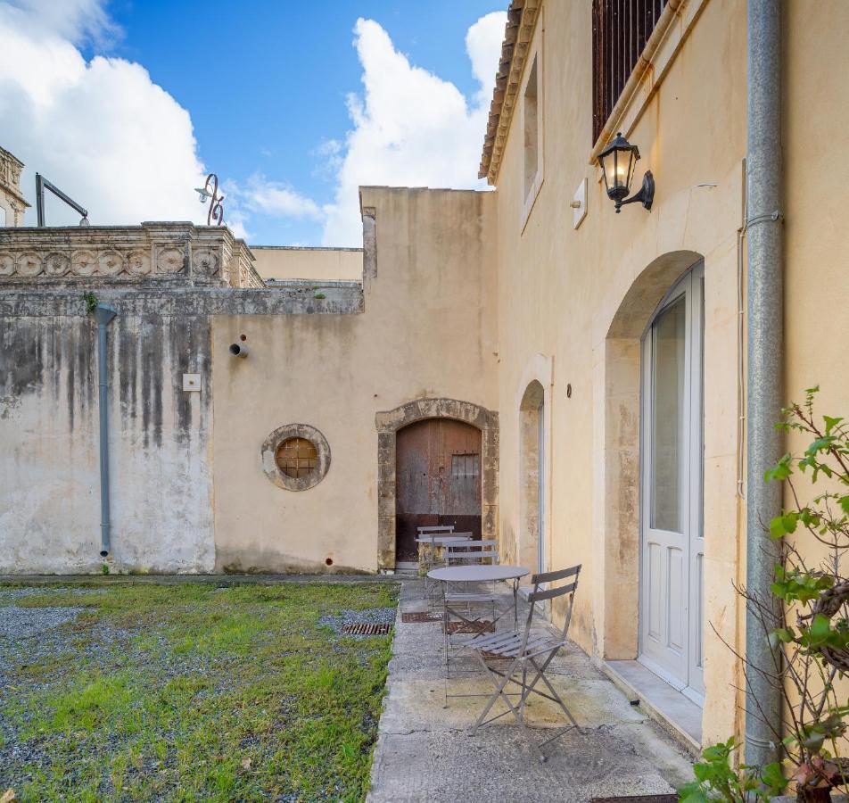 Hotel Palazzo Trigona Dependance à Noto Extérieur photo