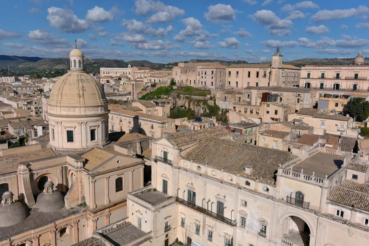 Hotel Palazzo Trigona Dependance à Noto Extérieur photo